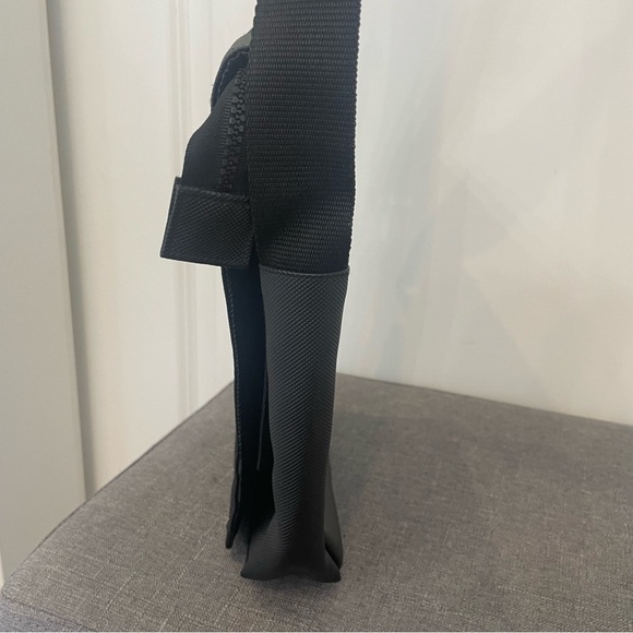 SAMSONITE Black Crossbody Tablet Bag - Picture 5 of 9